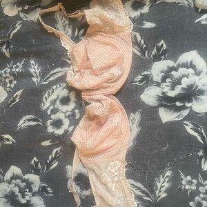 Elegant Lace Trim Pink Bra size 38 H